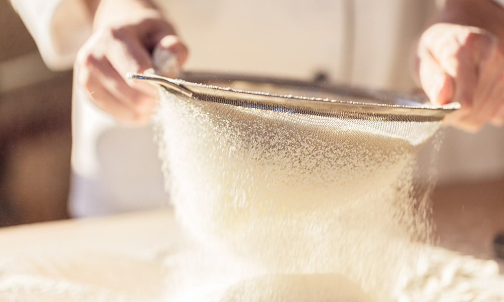 Best Flour Sifts for Perfectly Fine, Fluffy Baked Goods