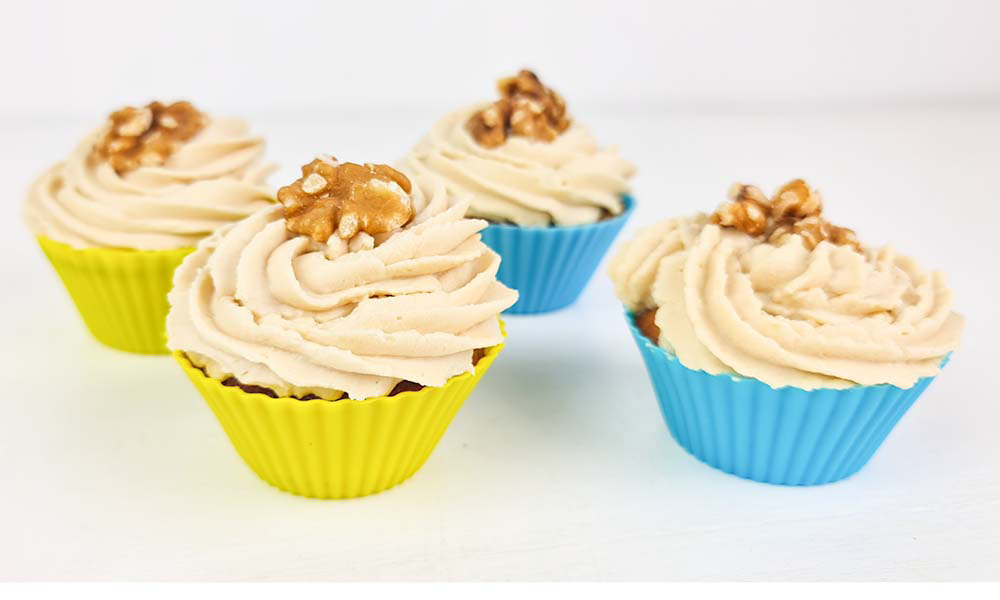 Coffee_Cream_and_Walnut_Cupcakes
